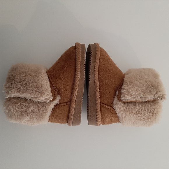 JOE FRESH Faux Fur Lined Boots, Size 4, LIKE NEW - Picture 3 of 5